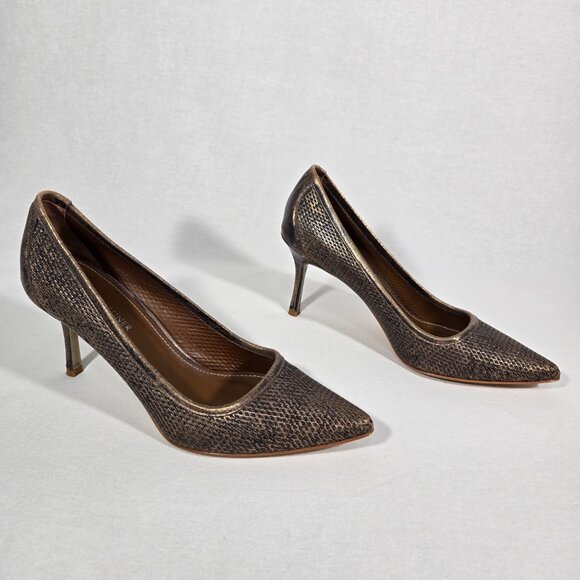 DONALD J PLINER Gold Metallic Brush Off LEATHER Pointed Toe Heel Pumps Size 8.5M - Picture 1 of 17